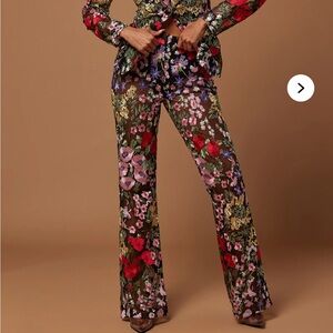 Fashion Nova - Erin Embroidered Pant - Size Small